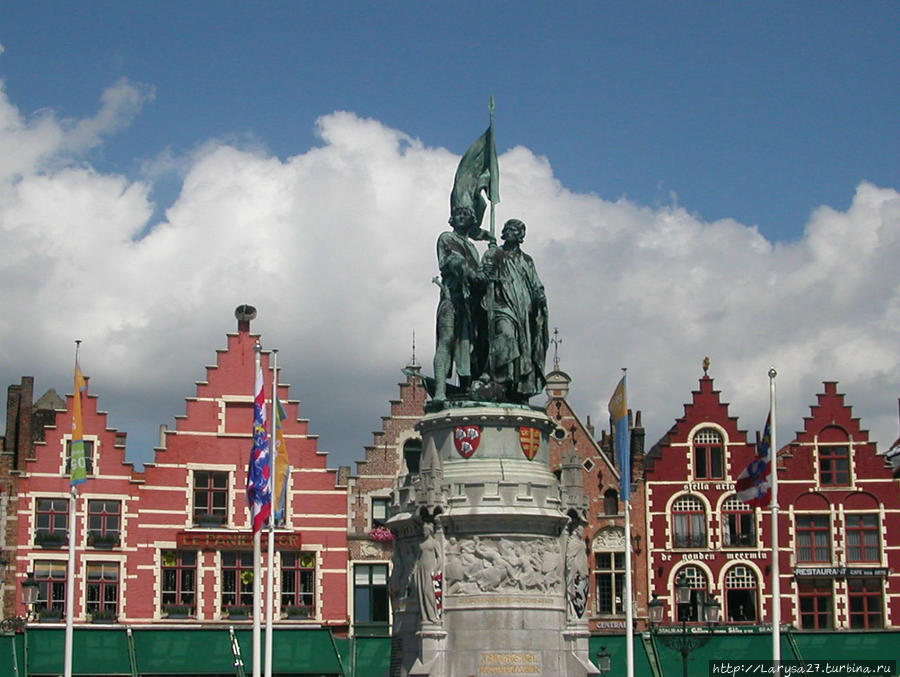 Памятник Петеру де Конинку и Яну Брейделю в Брюгге Кортрейк, Бельгия