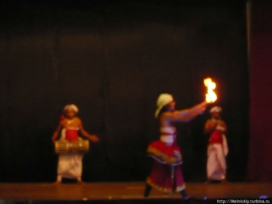 Огонь ланкийских танцев Канди, Шри-Ланка