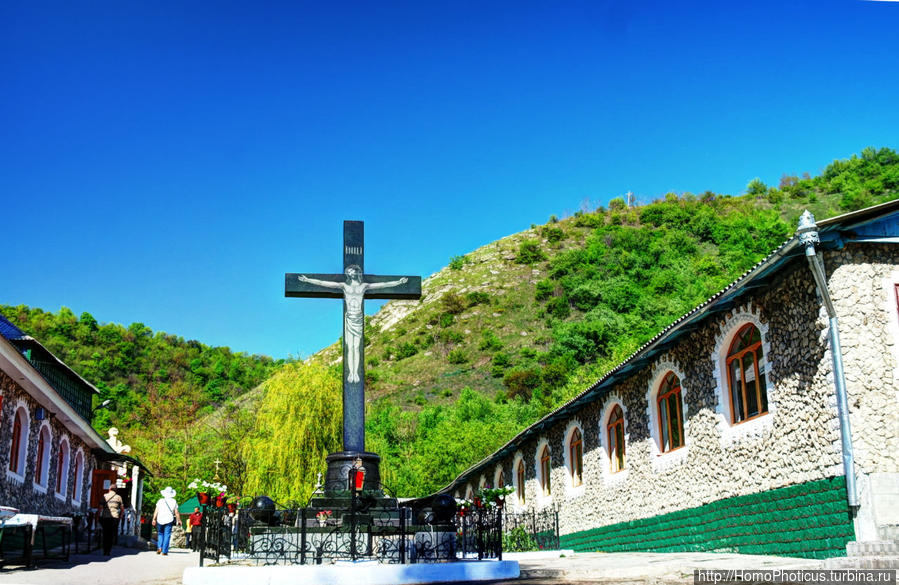 Монастырь Святой Троицы (обработка) Сахарна, Молдова