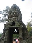 Входные ворота-гопуры в храме Та Пром