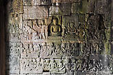 На многочисленных барельефах изображены сцены из повседневной жизни древних кхмеров.