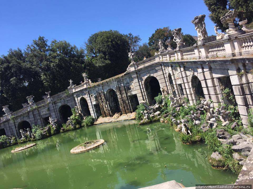 Королевский дворец и парк Reggia di Caserta Казерта, Италия