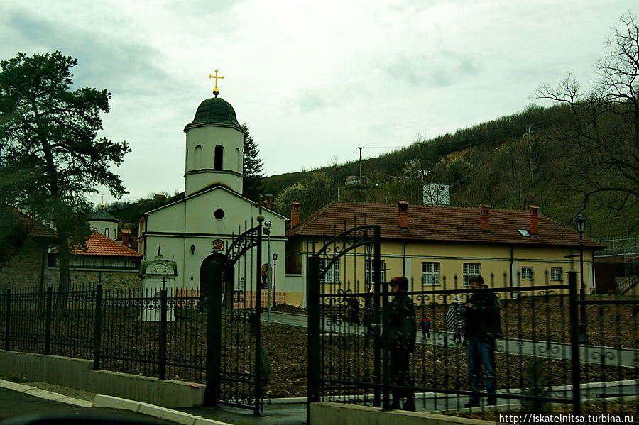 Монастырь, в котором похоронен предыдущий патриарх Белград, Сербия