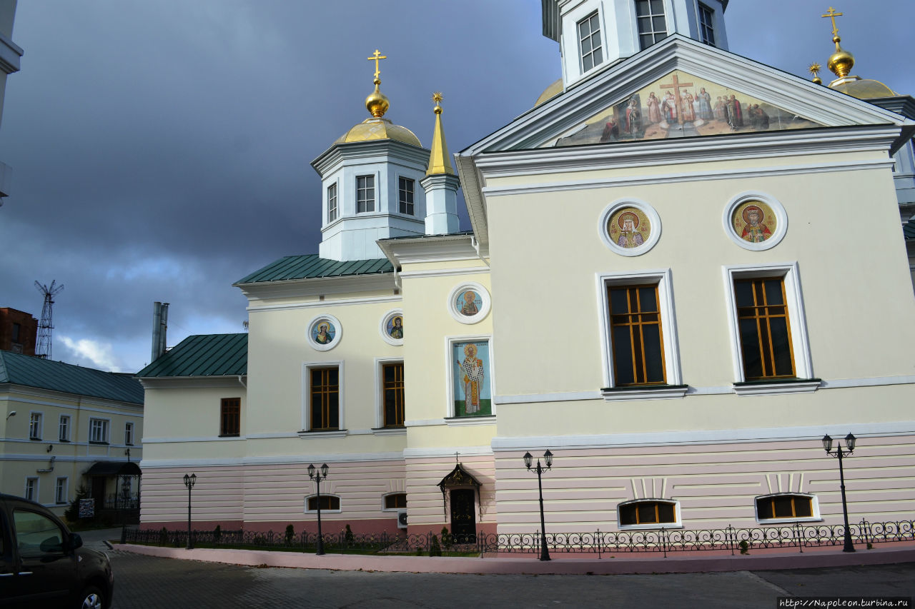 Прогулка по женскому монастырю Нижний Новгород, Россия