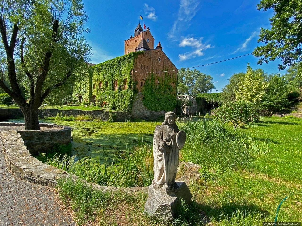 Замок Радомысль - историко-архитектурный комплекс и парк