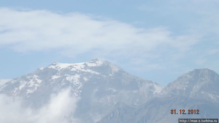 По дороге к Чолуле можно увидеть вулкан Попокатепетль (5500 м, активный и постоянно действующий). Чолула, Мексика