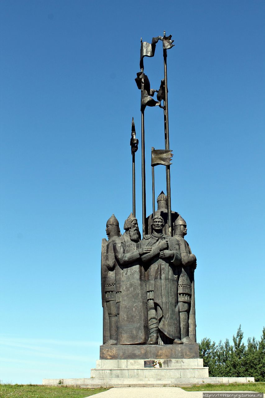 Александр Невский памятник в Пскове