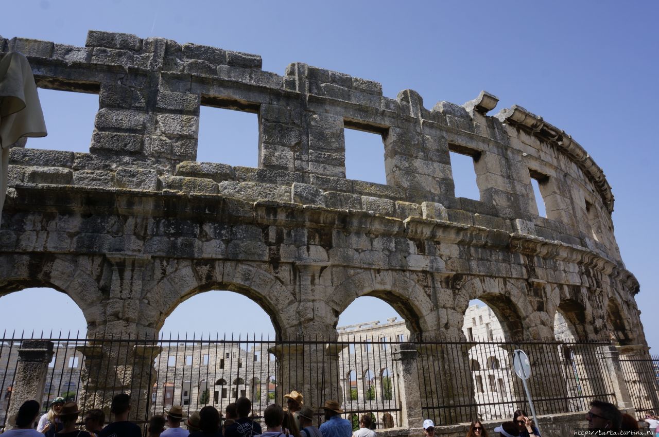 Пула 10 лет спустя Пула, Хорватия Пула 10 лет спустя Пула, Хорватия