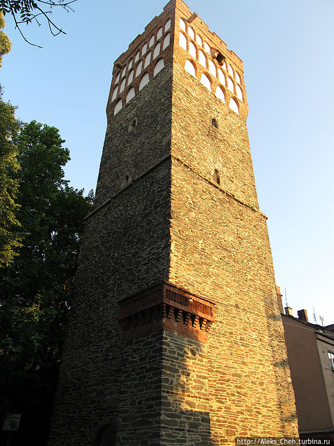 Все четыре главные башни — разные Пачкув, Польша