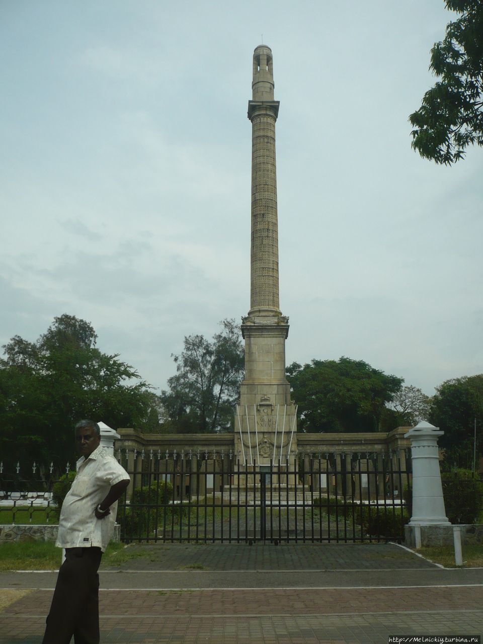 Военный мемориал «Кенотафи» Коломбо, Шри-Ланка