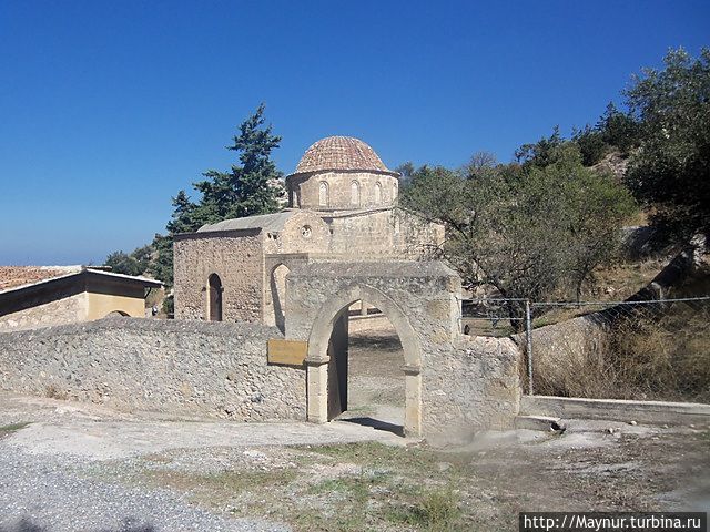 Монастырь Антифонитис Кипр