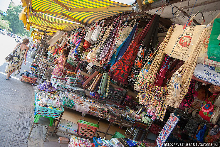Сувенирный рынок в Сиемри