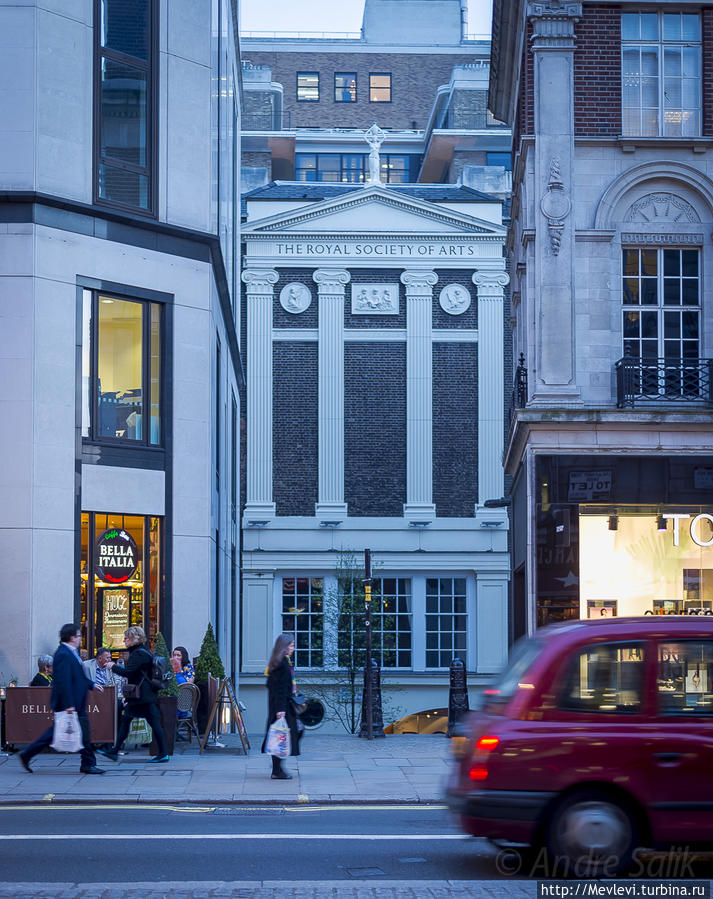 Синий час. CITY OF WESTMINSTER Лондон, Великобритания