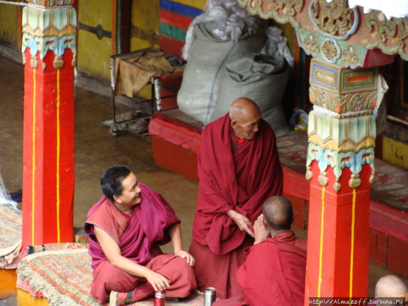 Первые Тибетские хроники. От Шигадзе до Эвереста. Ромбук, Китай
