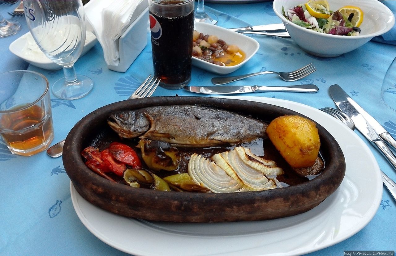 в рыбном ресторане Кемер, Турция