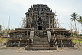 Храм Мендут — Самого большого Будды. Точно не помню то ли Будда был самый большой... то ли что-то у Будды...
