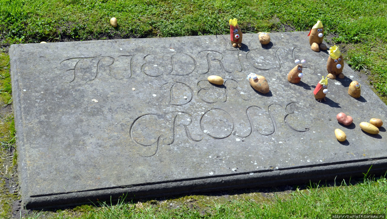 Надгробная плита на могиле Фридриха Великого Потсдам, Германия