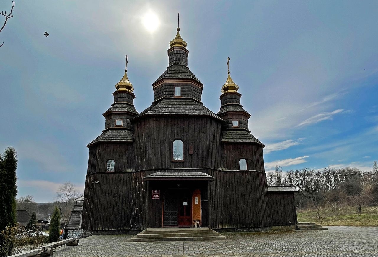 Храм Святого Праведного Петра Багатостраждального Буда, Украина