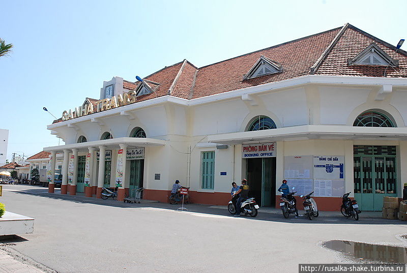 Железнодорожный вокзал Нячанг, Вьетнам