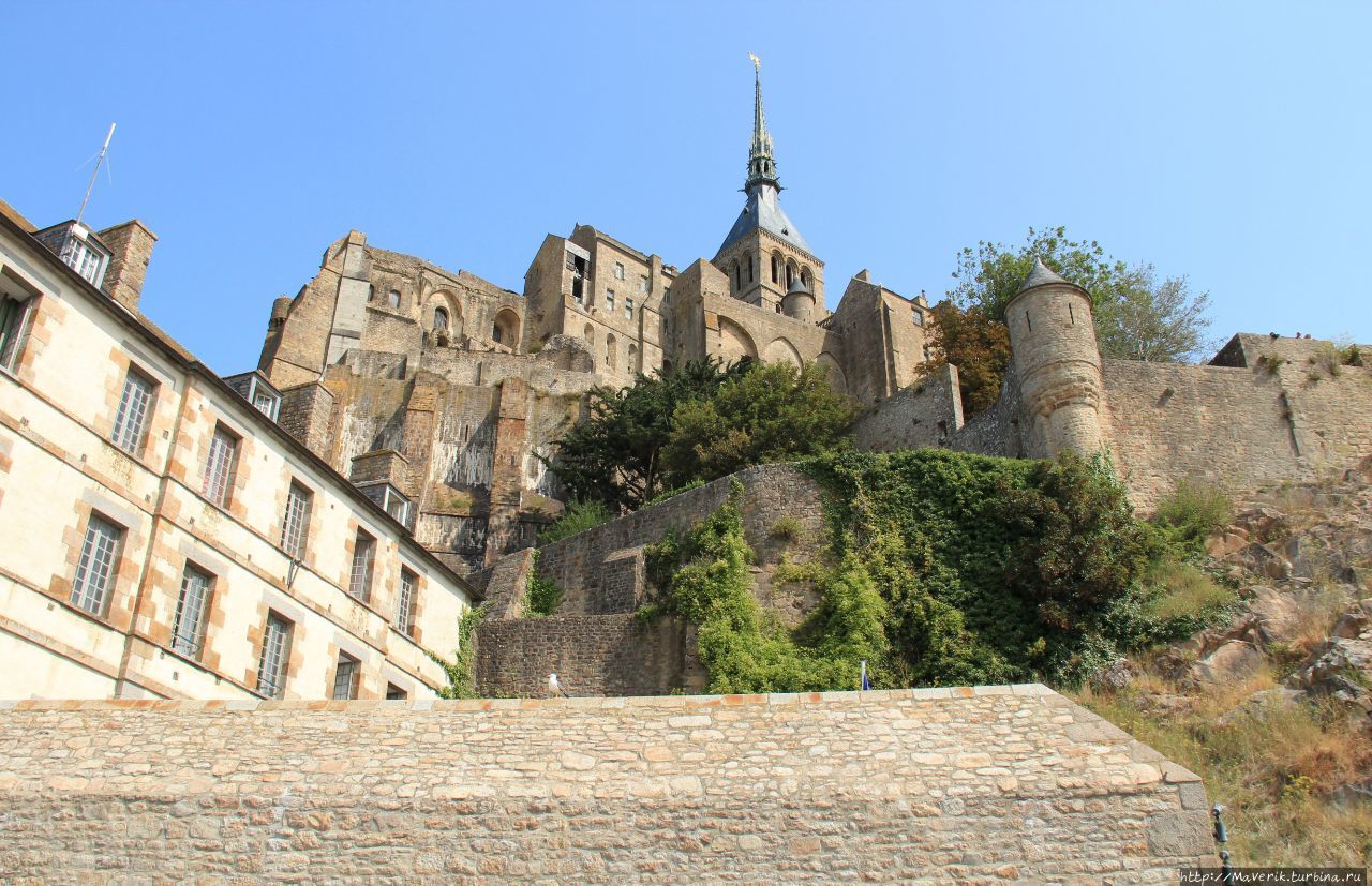 Мон-Сен-Мишель: Монастырь на скале Мон-Сен-Мишель, Франция