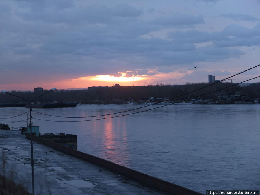 Утро красит нежным светом Енисея берега... Красноярск, Россия