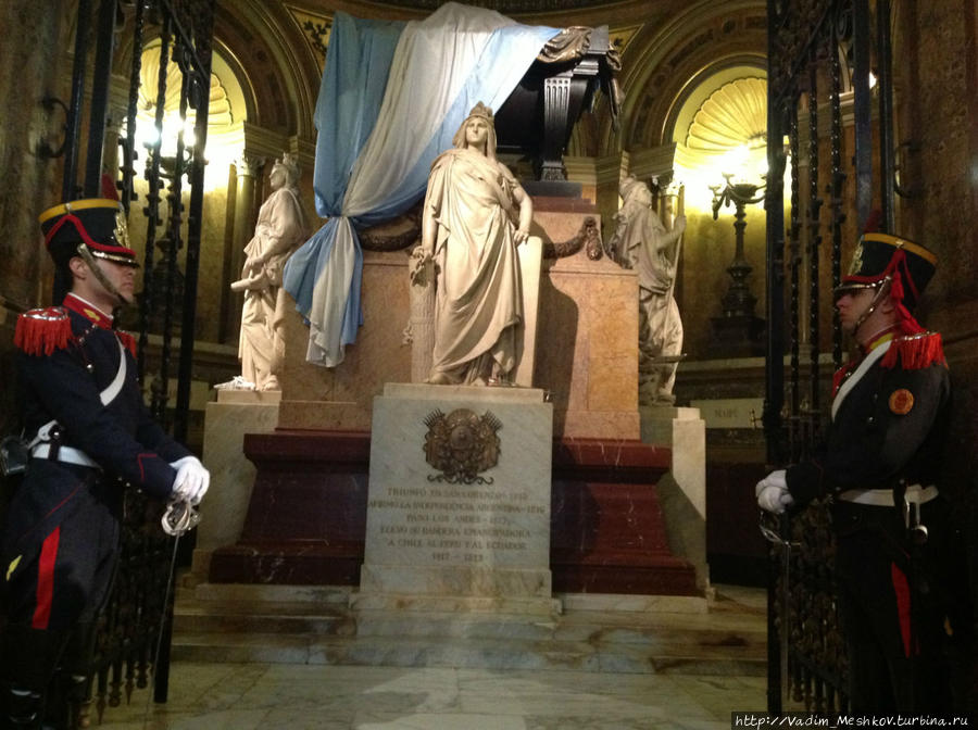 Мавзолей Генерала де Сан Мартина. Буэнос-Айрес, Аргентина