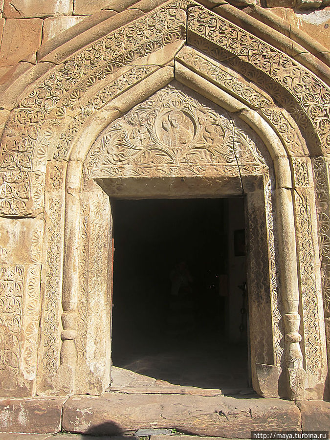 Резьба по камню, как всегда, на высоте.