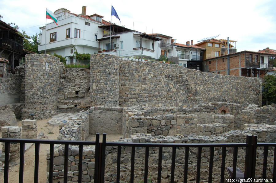 Храмы Посейдона и Приама   Монастырь  св. Николая