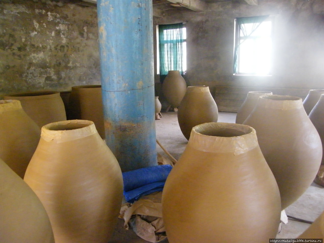 Здесь изделия сохнут перед обжигом Грузия