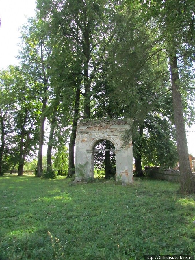 Старый костел-усыпальница Ржевусских в Подгорцах