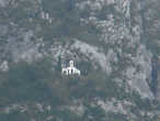 Церковь на склоне горы, которая 