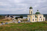 На территории крепостного комплекса располагается церковь Святого Александра Невского, построенная в 1835 году.