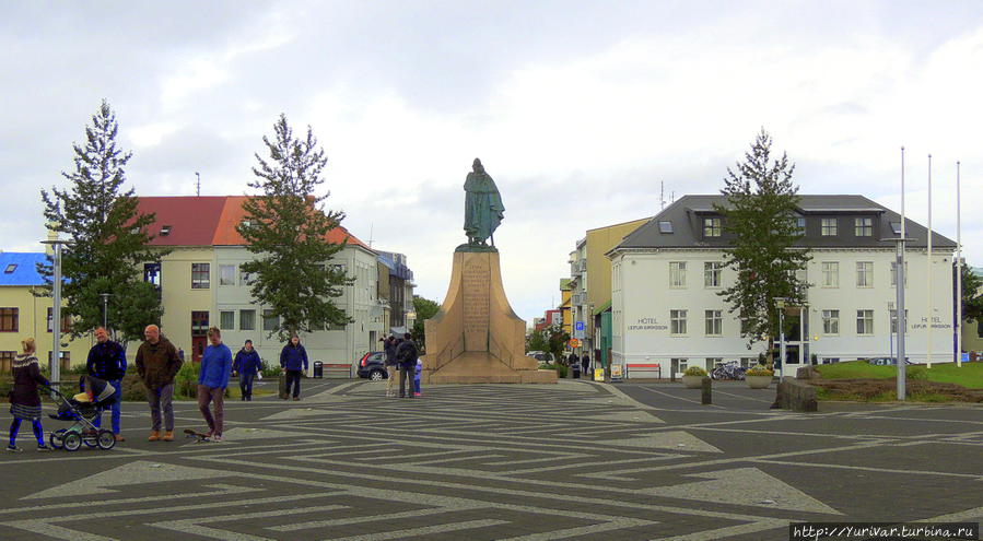 Памятник викингу Лейфуру Эрриксону, первооткрывателю Америки Рейкьявик, Исландия