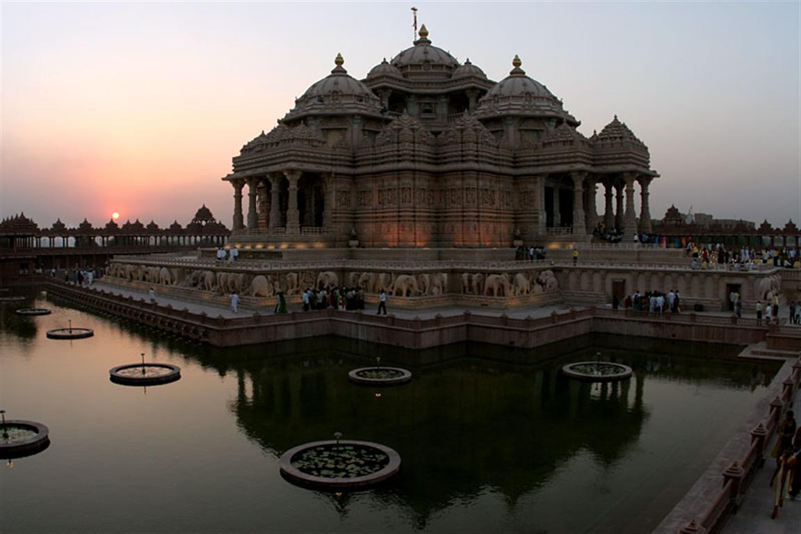 Древний храм в Дели