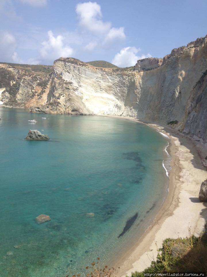 Остров Isola Ponza в Тирренском море Остров Понца, Италия