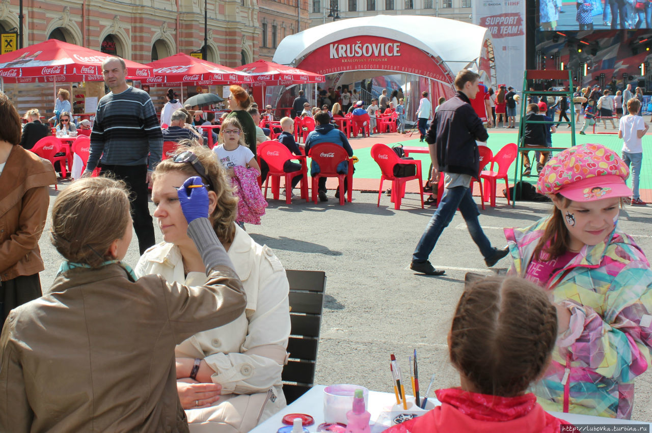 Бесплатное создание праздничного настроения. Санкт-Петербург, Россия