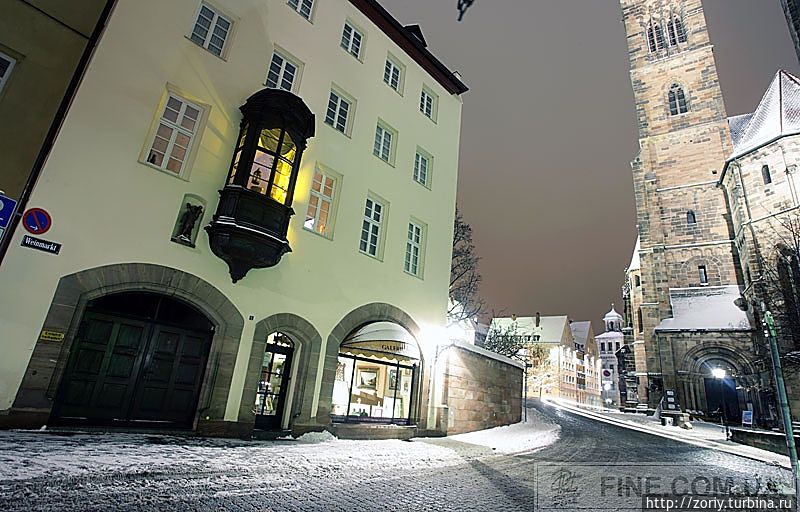 Деревянные резные балконы во время бомбежки в 1945 г. горожане прятали по подвалам