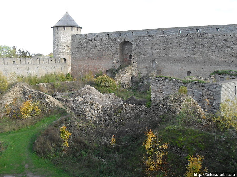 Осенняя прогулка по Ивангородской крепости