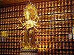 золотая статуя все той же богини Гуаньинь. 140 кг чистого золота.