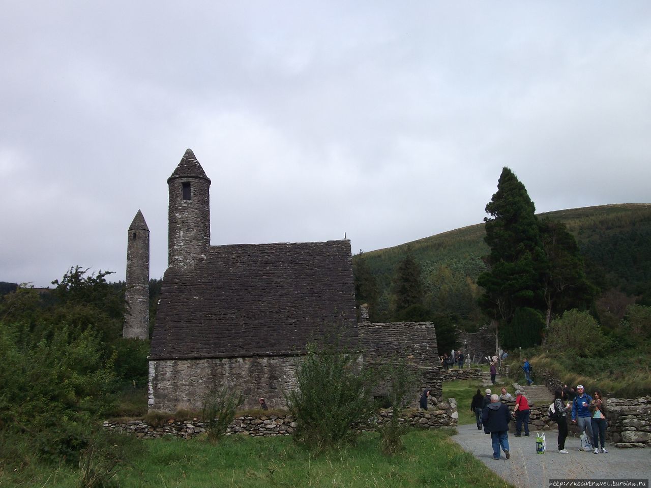 Впечетляющий покинутый средневековый монастырь Гленделох, Ирландия
