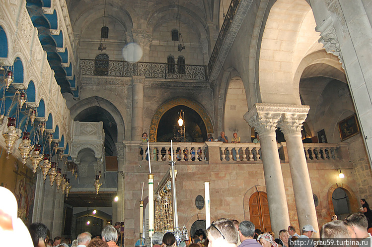 Вид на Гологофу снизу, от