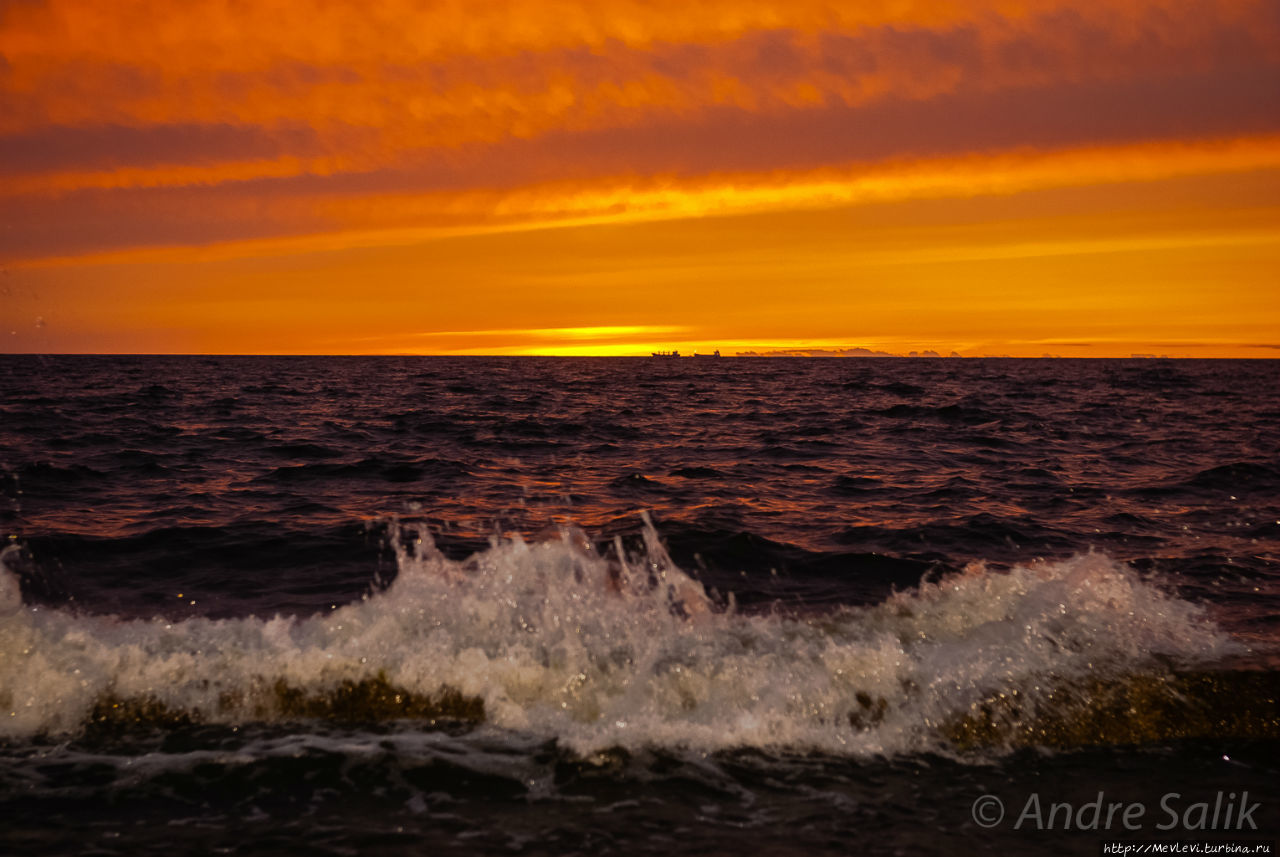 Сквозь волну Рига, Латвия