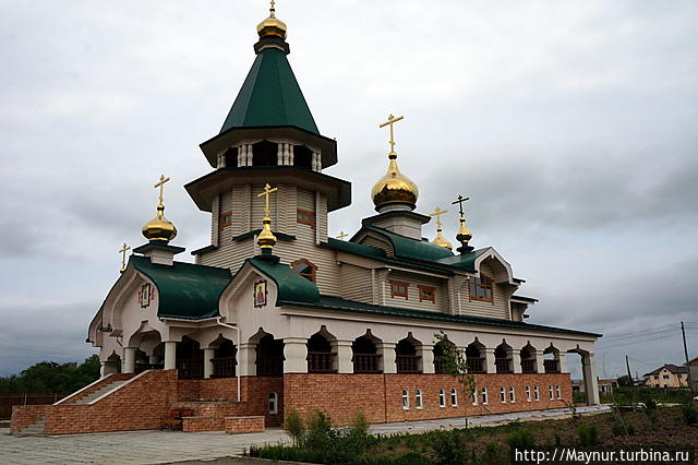 Село Троицкое. Лавра  Александра Невского. При первом взгляде на нее перехватывает дыхание —  настолько хороша и настолько на месте! Южно-Сахалинск, Россия