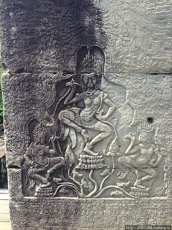 Каменные красотки в храмах Ангкор (столица государства кхмеров), Камбоджа