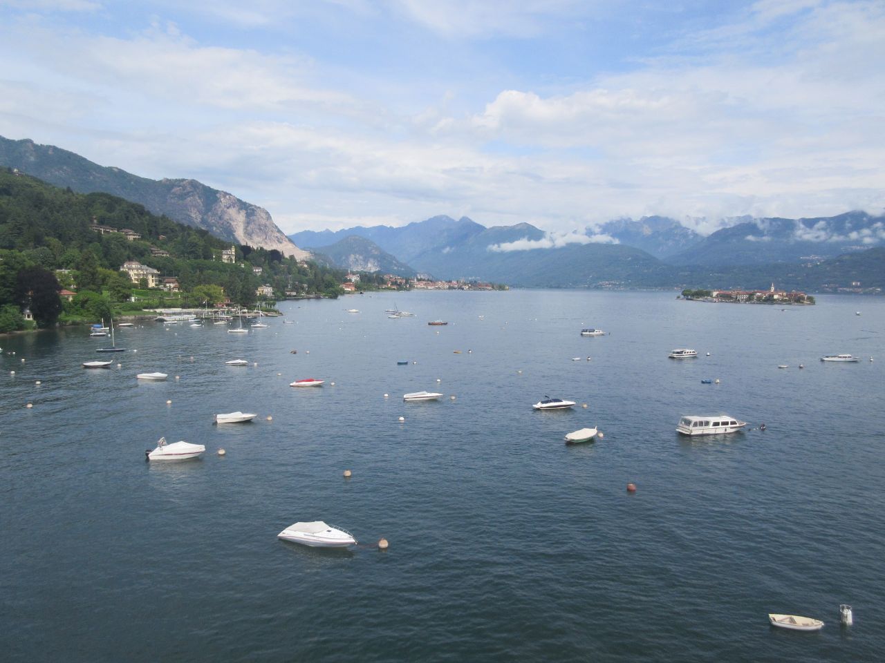 Королева озера Маджоре и ее приближенные Стреза, Италия