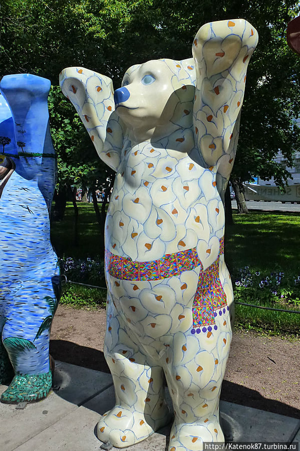 Выставка медведей под открытым небом. Санкт-Петербург, Россия