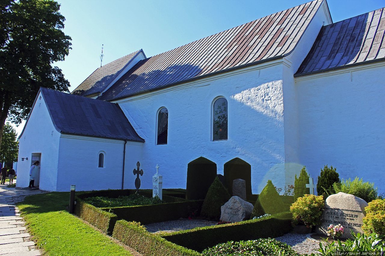 Церковь в Еллинге Еллинг, Дания