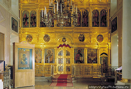 Иконостас с иконой Владимирской Божией матери (фото из Интернета) Москва, Россия