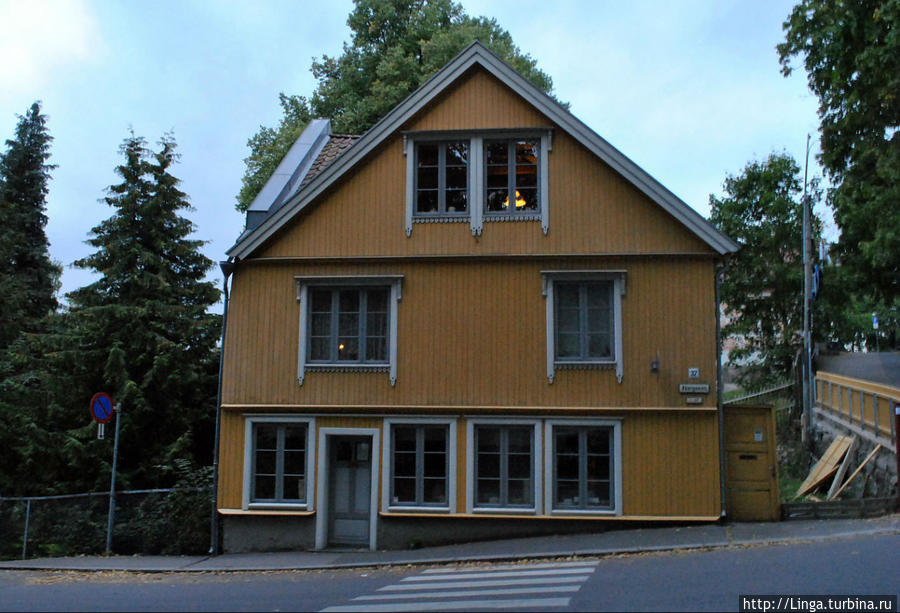 Домики по Акерсвейн Осло, Норвегия