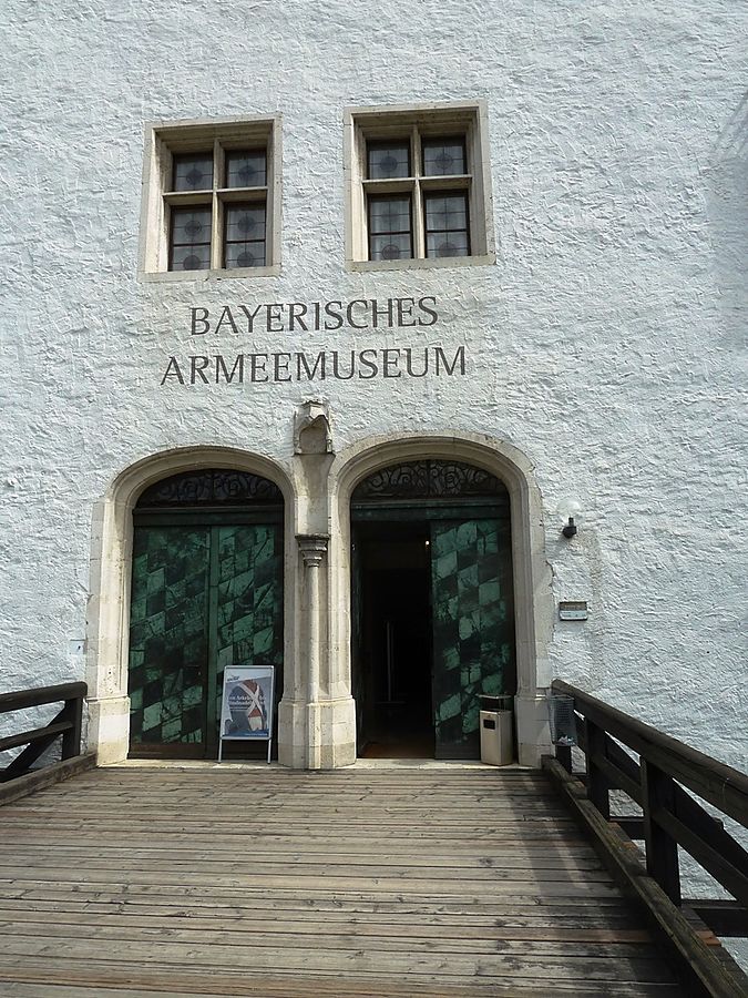 Военный музей в замке Людвига Бородатого Ингольштадт, Германия